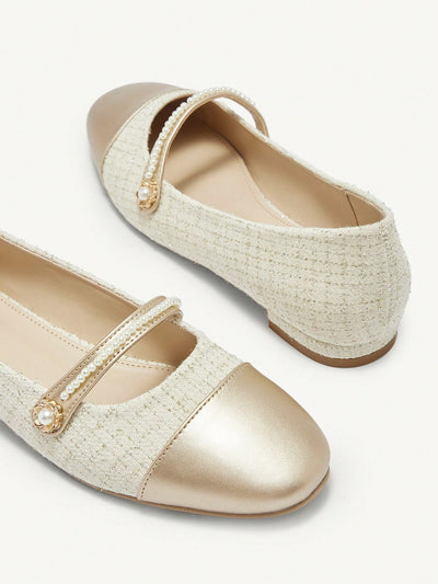 Elegance Meets Comfort: Pearl-Decorated Flat Shoes for Women