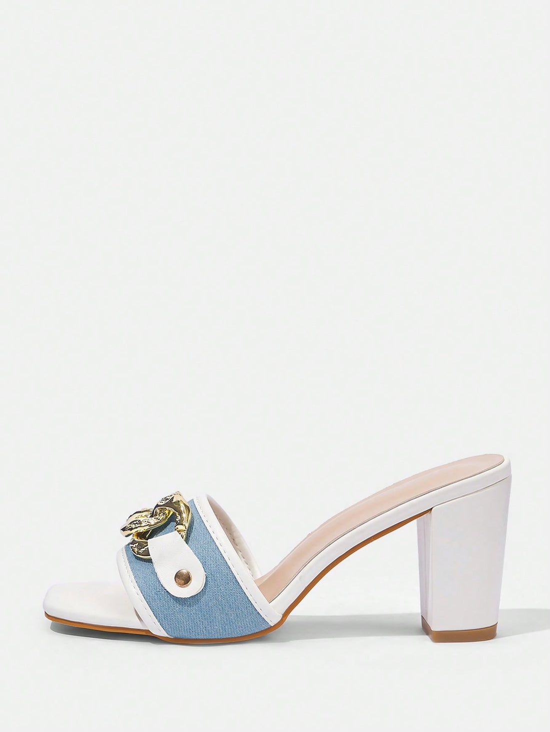 Step out in style and comfort with our Chic and Sweet Coffee Brown Bowknot Chunky Heel Casual Sandals. The chic bowknot design adds a touch of sweetness to these versatile sandals. The chunky heel provides both fashion and support, making them perfect for any casual occasion. Elevate your shoe game with these must-have sandals.