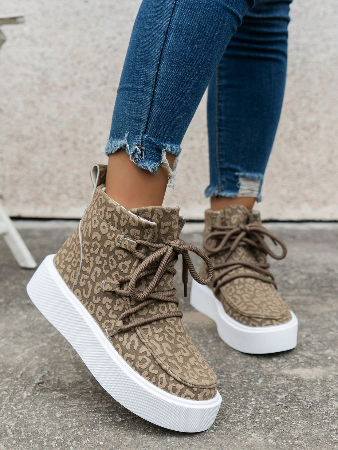 These Retro British Style Platform Boots are perfect for your autumn wardrobe. With a stylish and timeless design, they are your go-to footwear for the season. The platform heel provides both height and comfort, while the retro British style adds a touch of elegance to any outfit. Elevate your autumn fashion game with these must-have boots.