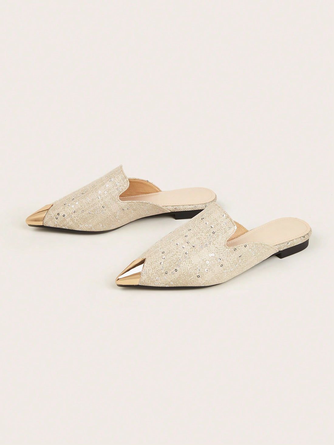 Expertly crafted for women, these chic slide sandals offer unparalleled comfort with their pointed toe and slip-on style. Perfect for any occasion, these sandals are a must-have addition to your wardrobe. Effortlessly stylish and easy to wear, these sandals will elevate your outfit and keep you comfortable all day long.