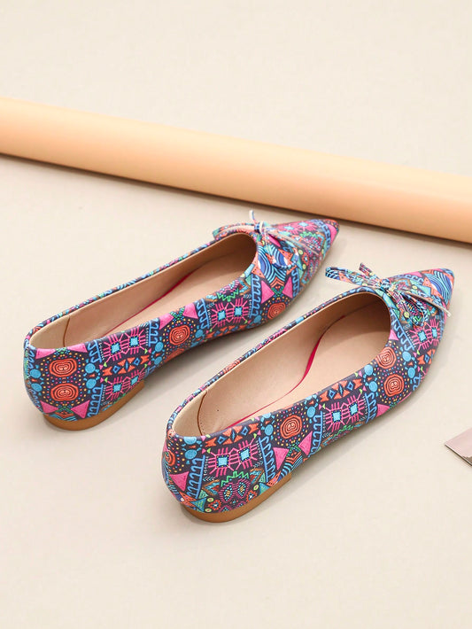 Vintage Chic: Graphic Patterned Flats for Spring and Autumn