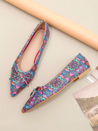 Vintage Chic: Graphic Patterned Flats for Spring and Autumn