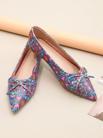 Vintage Chic: Graphic Patterned Flats for Spring and Autumn