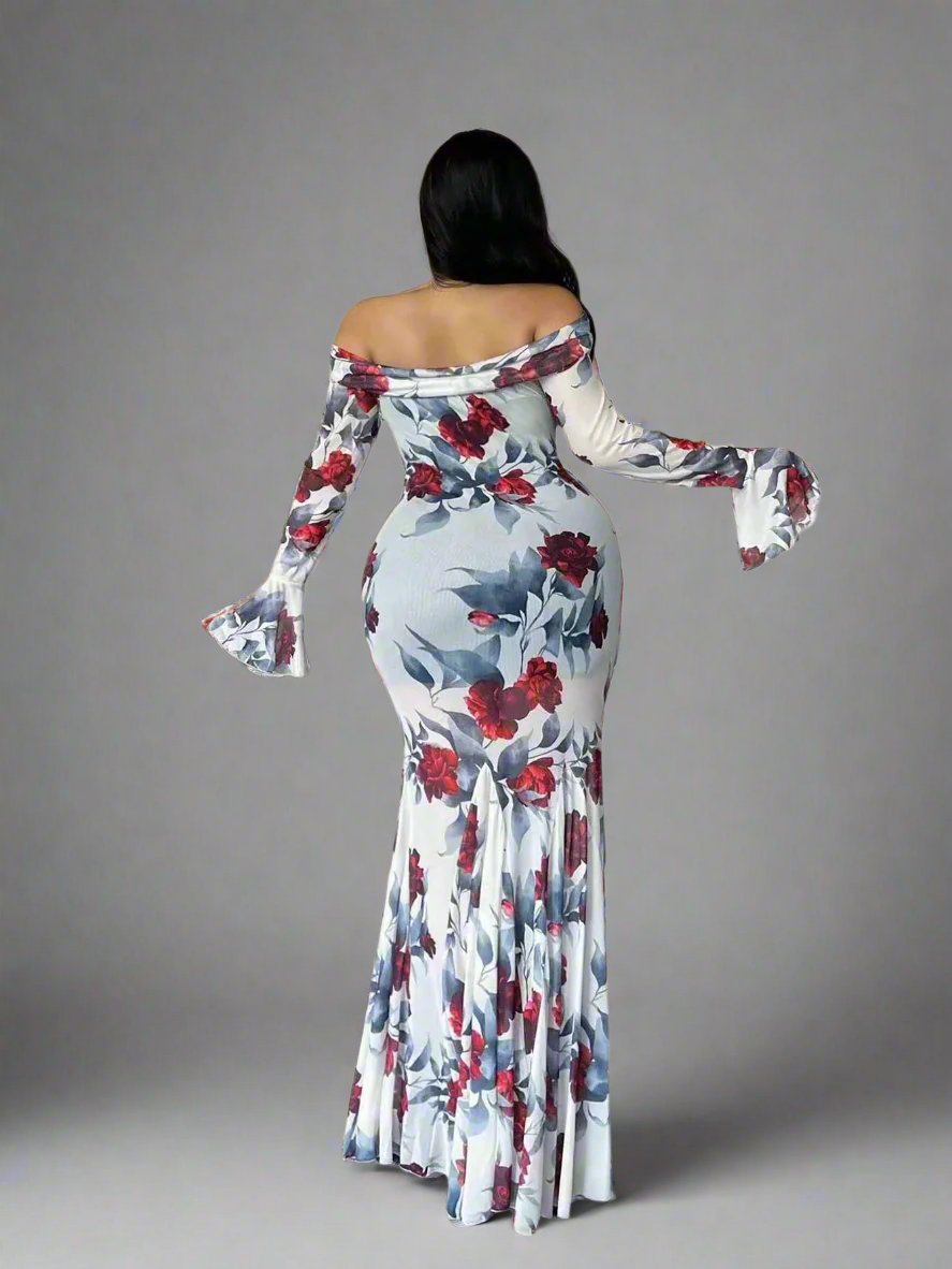 This Vintage French Rose Off-Shoulder Mermaid Dress combines timeless elegance with a flattering plus size fit. The off-shoulder neckline adds a touch of romance, while the mermaid silhouette accentuates all the right curves. Made with vintage French rose fabric, this dress is a stunning addition to any wardrobe.