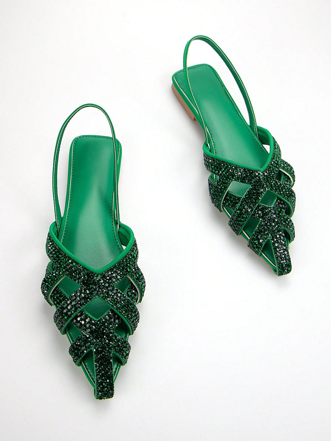 Step into style with our Grey Velvet Pointed-Toe Flats! These dazzling shoes feature eye-catching rhinestones that'll make your feet the life of the party. Comfy enough for everyday adventures yet fancy enough for special occasions – who says you can't have it all? The velvety texture adds a touch of luxury to your strut, while the pointed toe brings that perfect dash of sass. Your feet will thank you!