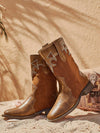 Chic Vintage-Inspired Western Boots for Trendy Fall Fashion