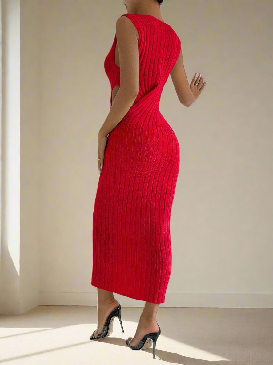 Introducing the must-have Women's Solid Color Cutout Waist Criss-Cross Knit Dress for spring and autumn. This dress features a unique criss-cross design that accentuates the waist and adds a touch of style. Perfect for any occasion, this dress is both comfortable and chic.