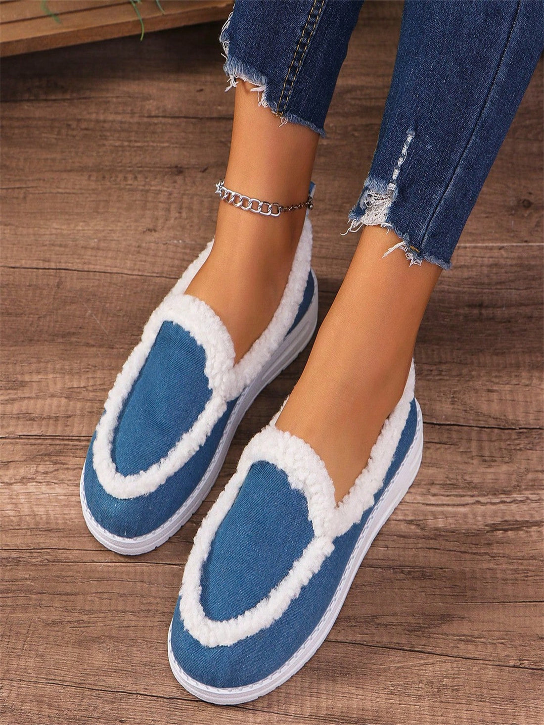 Elevate your style and stay cozy with Classic Chic: Women's Flat Warm Casual Shoes. These stylish and weather-resistant footwear provide both fashion and function, perfect for any occasion. Slip into comfort and make a statement with these flats.
