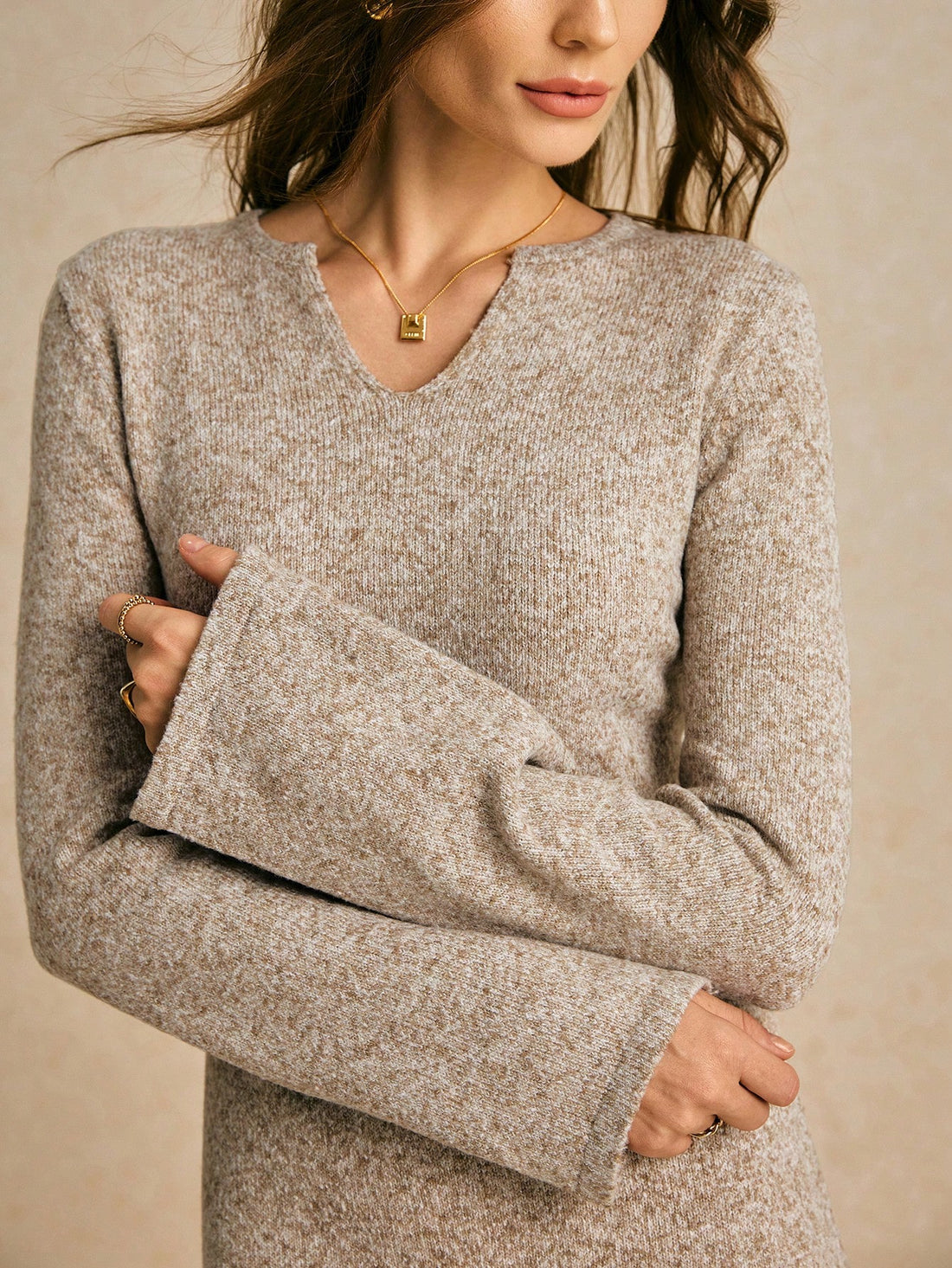 This chic vintage V-neck brown sweater dress with bell sleeves is perfect for autumn and winter. Made with cozy materials, it will keep you warm and stylish during the colder months. The v-neck design adds a touch of elegance, while the bell sleeves give it a playful twist. A must-have for any fashion-forward wardrobe.