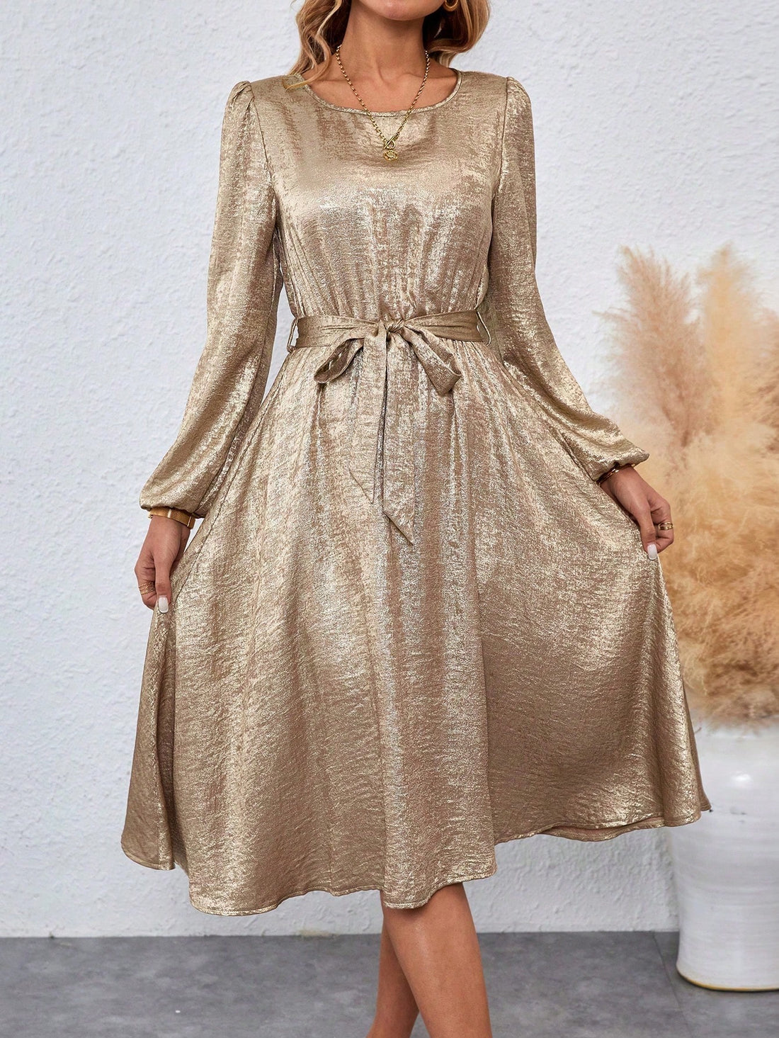 Swish into the room with this head-turning satin maxi dress! The playful lantern sleeves add a touch of drama, while the keyhole back gives a cheeky peek of skin. Cinch that waist with the included belt and watch jaws drop. Perfect for making an entrance or twirling on the dance floor – this dress is ready for fun whenever you are!