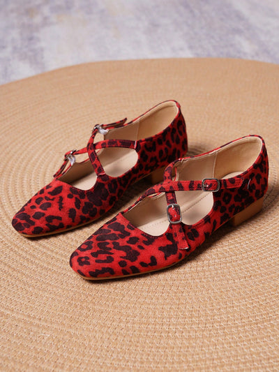 Chic Leopard Print Pointed Flat Loafers: Stylish & Comfortable Soft-Sole Footwear for Women