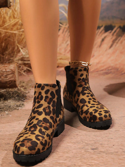 Chic Leopard Print Chelsea Ankle Boots with Chunky Sole – Retro Style for Effortless Fashion