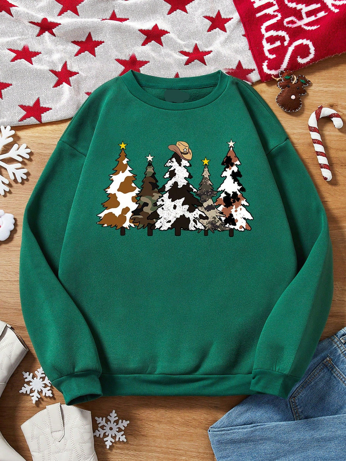 Introducing the Cozy Cowboy Christmas Tree Sweatshirt for Women, the perfect addition to your autumn and winter wardrobe! Made from soft, warm material, this sweatshirt features a festive cowboy Christmas tree design. Stay cozy and stylish all season long with this unique sweatshirt.