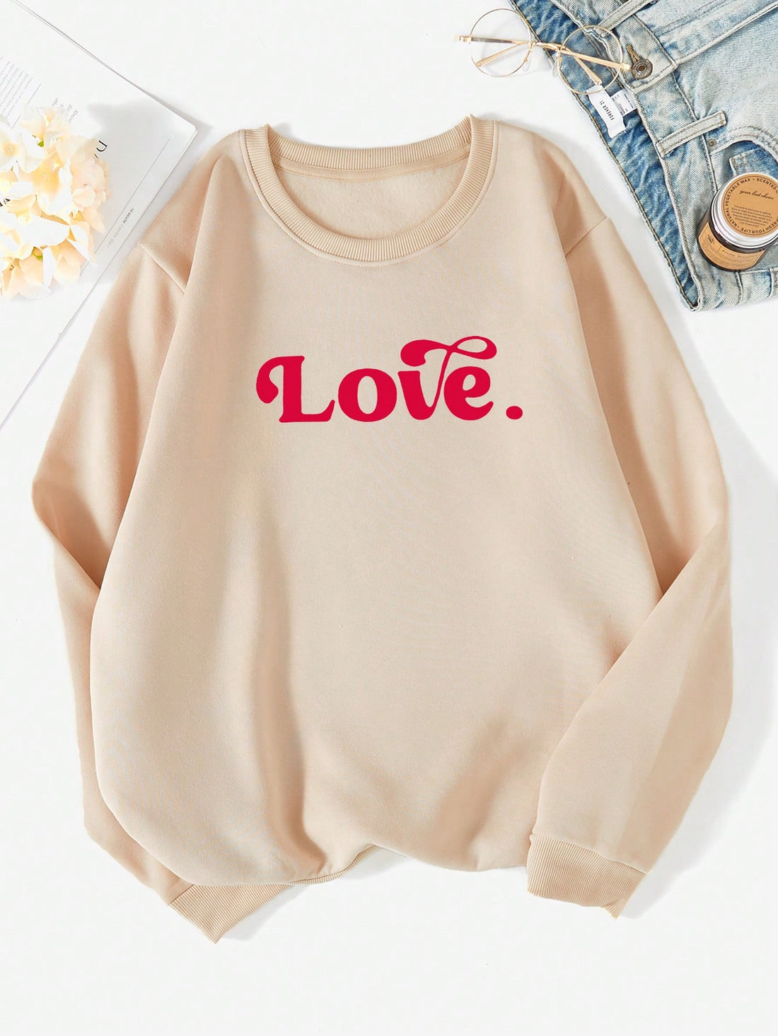 Upgrade your autumn-winter wardrobe with our Chic Oversized Graphic Pullover Sweatshirt. Effortlessly stylish, this oversized sweatshirt is perfect for staying warm and cozy while making a fashion statement. With a chic graphic design, this sweatshirt is the perfect combination of comfort and style.