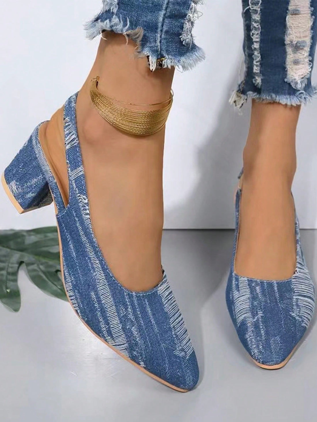 Elevate your style with these versatile pointed-toe high heeled sandals for women. With a chic and stylish design, these sandals are perfect for any occasion. The pointed-toe offers a sophisticated touch while the high heel adds elegance. Make a statement with these fashionable sandals that are perfect for any outfit.