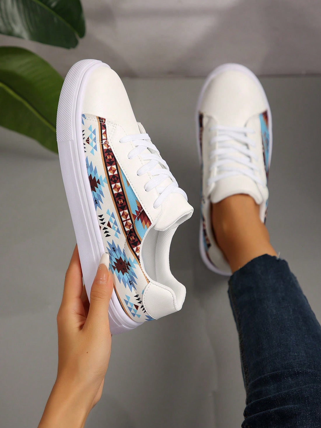 Upgrade your shoe game with our Stylish Autumn Casual Slip-On Sneakers for Women. These lightweight and versatile shoes are perfect for outdoor wear. Say goodbye to laces and hello to effortless style with our easy slip-on design. Comfort and fashion combined, the perfect addition to your wardrobe.