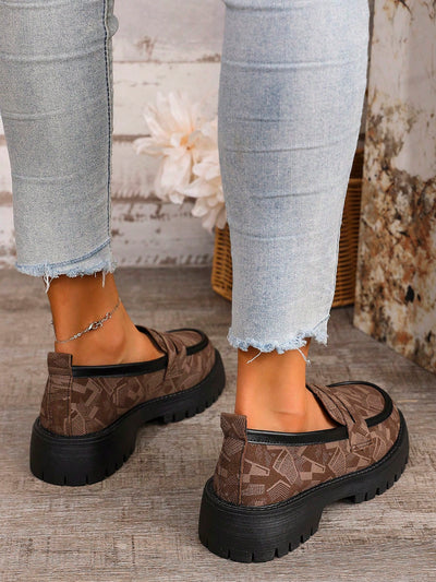 Chic Retro British Suede Patchwork Loafers - Cozy Mid-Heel Slip-Ons for Autumn