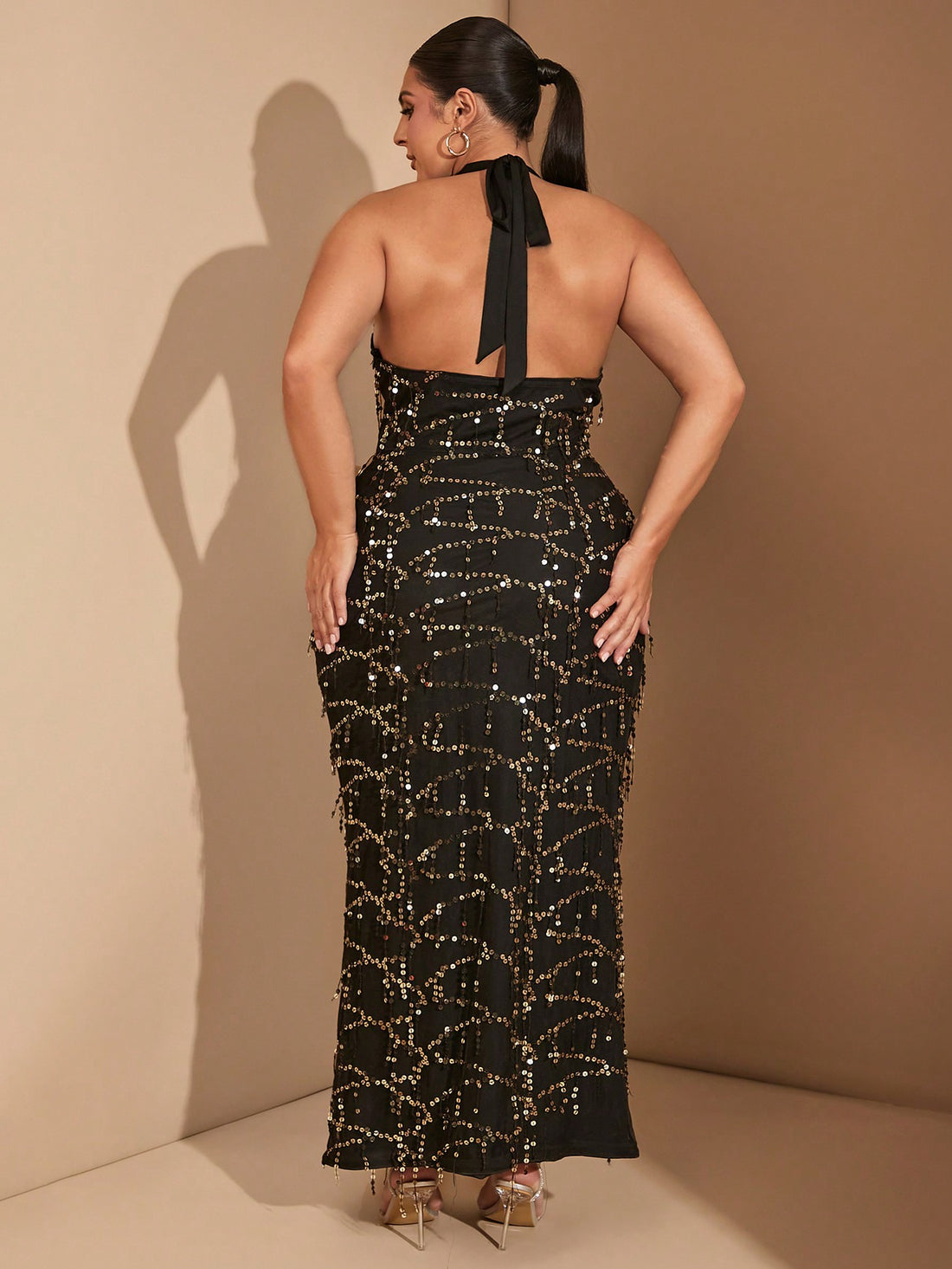 Step into the spotlight with this Elegant Plus Size Party Dress, sparkling with beads and sequins that catch every eye. The playful tassel trim adds a fun twist, making it perfect for birthdays and formal events alike. Designed to celebrate your curves, this dress combines glamour and comfort so you can dance the night away with confidence and style.
