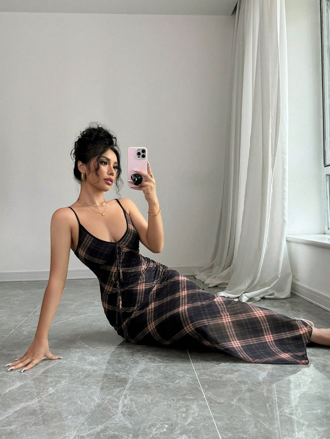 Be elegant and chic in our Chic Raffin-a Women's Elegant Mesh Plaid V-Neck Bodycon Dress. With its stylish mesh and plaid design, this dress is both comfortable and fashionable. The V-neck adds a touch of sophistication, making it perfect for any occasion. Elevate your wardrobe and turn heads with this trendy and versatile dress.