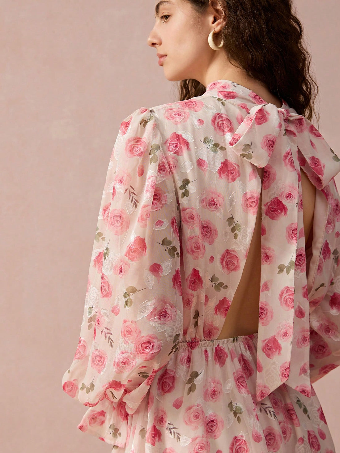 Turn heads this spring/summer with our chic and playful Ruffle Hem Floral Dress! The backless design adds a touch of allure, while the lightweight fabric ensures comfort on all your vacation adventures. Perfect for those who like to have fun with fashion!