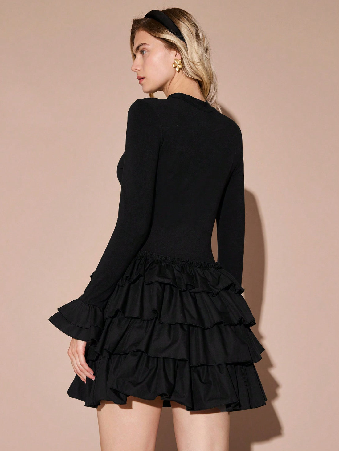 Step into style and confidence with our Chic & Versatile Black Stand Collar Dress! Perfect for all occasions, from work to festive gatherings. Its sleek design and sophisticated stand collar will make you stand out in a crowd. Be the center of attention with this must-have dress in your wardrobe!