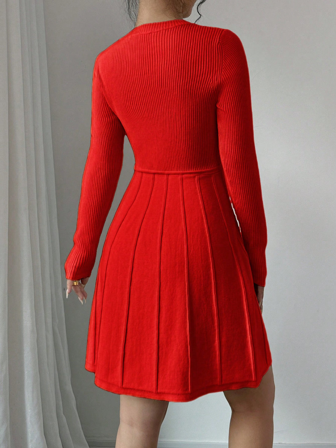 This Chic Solid Fitted A-Line Mini Dress is your perfect little black dress! Its fitted A-line silhouette complements all body types, while the solid color adds a touch of elegance. Ideal for any occasion, it's a versatile and stylish addition to your wardrobe. Say hello to your new go-to dress!