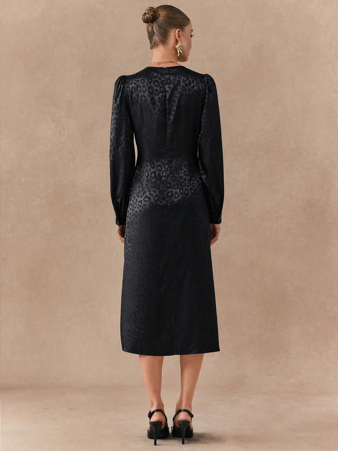 Unleash your wild side with our Chic Leopard Jacquard Long Sleeve Dress. This dress combines playful elegance and fierce style, redefining casual wear. With its bold leopard print and long sleeves, you'll feel confident and stylish. Embrace your inner queen of the jungle in this one-of-a-kind dress!