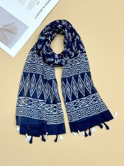 Versatile Stylish Printed Scarf: Perfect Warm Wrap for All Seasons