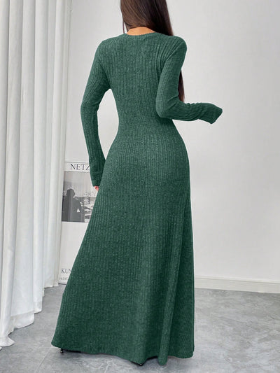 Chic Autumn-Winter Waist-Cinched Solid Color Long Dress for Effortless Style