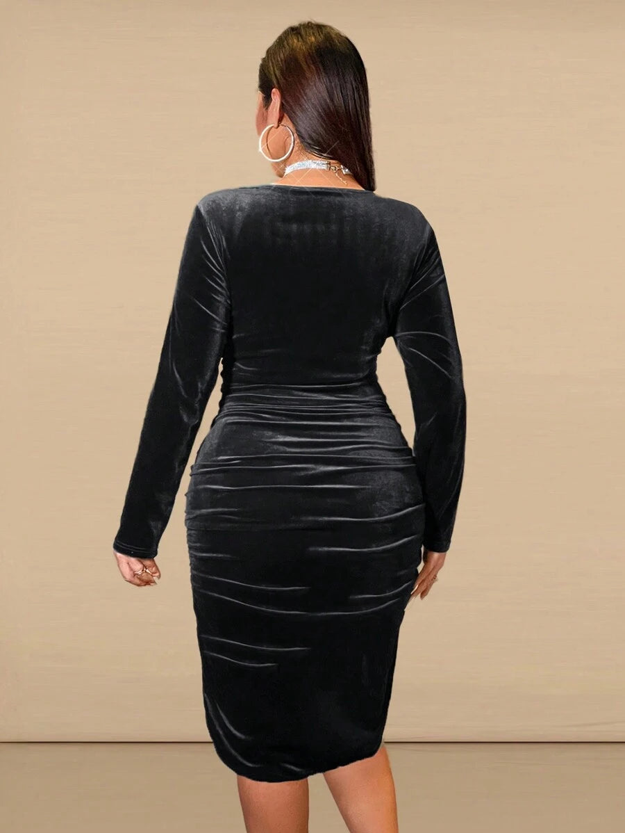Celebrate the season in style with this playful plus size maxi dress, featuring a flattering deep V-neck and elegant pleated details. Its long sleeves keep you cozy while adding a touch of sophistication, making it perfect for Christmas parties and festive gatherings. Flowing gracefully to the floor, this dress offers comfort without sacrificing flair—because holiday magic deserves a look just as vibrant as you are!