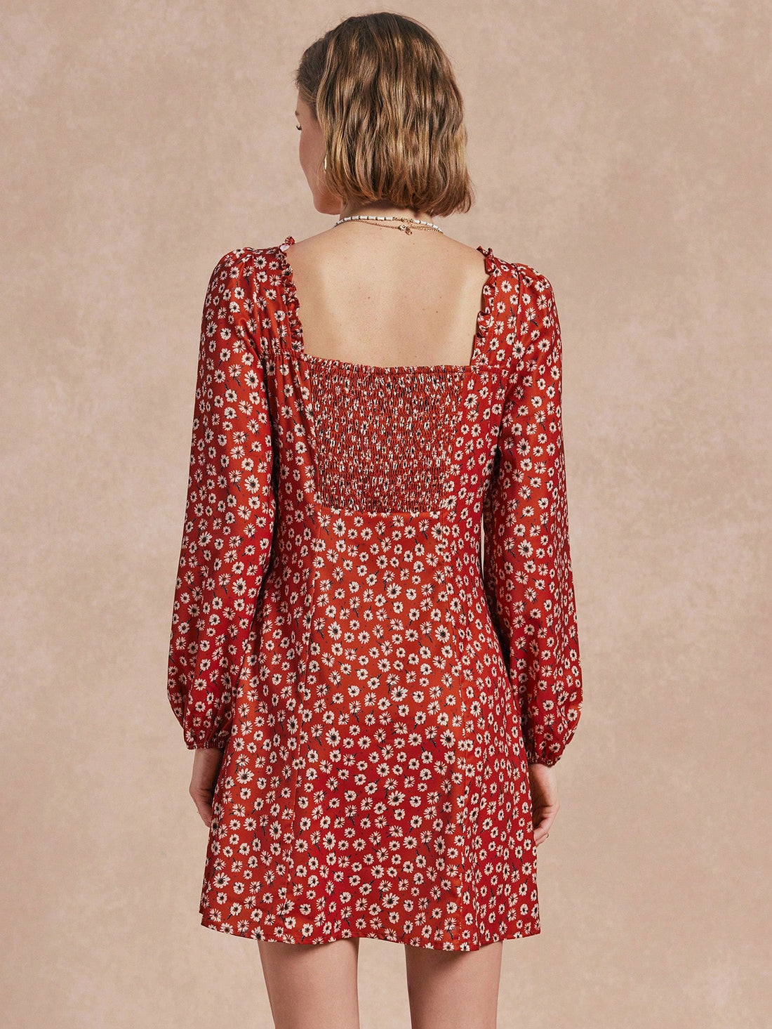 Looking for the perfect dress to ring in the New Year? Look no further than our Elegant Floral Print Casual Dress! With a stylish square neck and long sleeves, this dress is both chic and comfortable. The beautiful floral print adds a touch of elegance to your celebration. (Party on in style!)