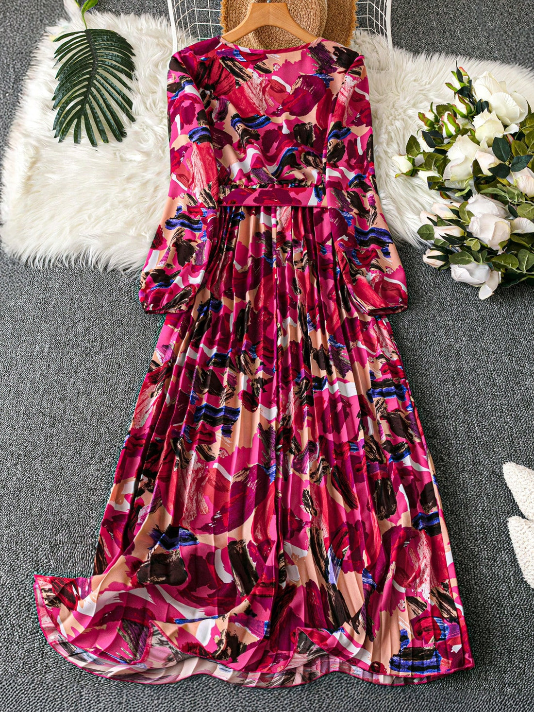 Unleash your inner beauty with our Elegant Floral Ruched V-Neck Maxi Dress. Perfect for all occasions, this dress features a stunning floral print, a flattering ruched design, and a stylish V-neckline. The included belt accentuates your waist for a more defined silhouette, while the long sleeves provide coverage and warmth. Stay stylish and comfortable in this must-have dress for women!