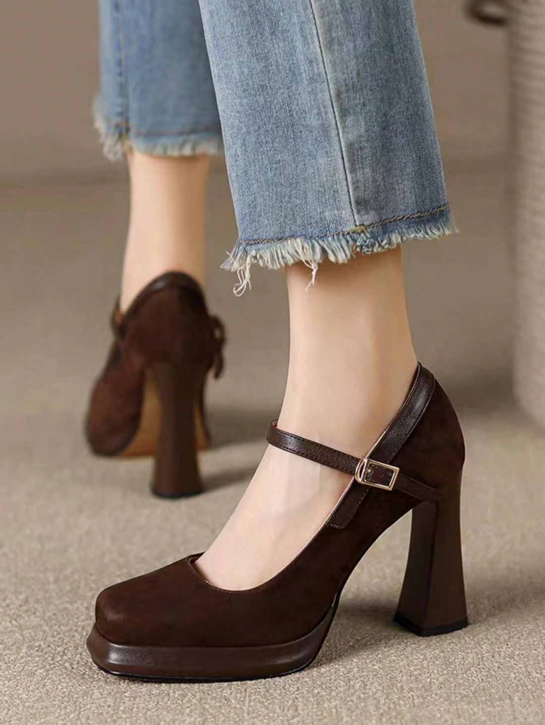 Step into style and functionality with these Chic Retro Mary Jane High Heels! Designed for the autumn/winter season, these heels feature a waterproof platform that will keep you looking and feeling fashionable no matter the weather. Perfect for adding a touch of retro charm to any outfit.