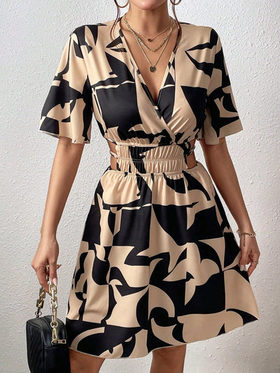 Chic Cut-Out Waist Dress with Allover Print - Effortless Style for Every Occasion