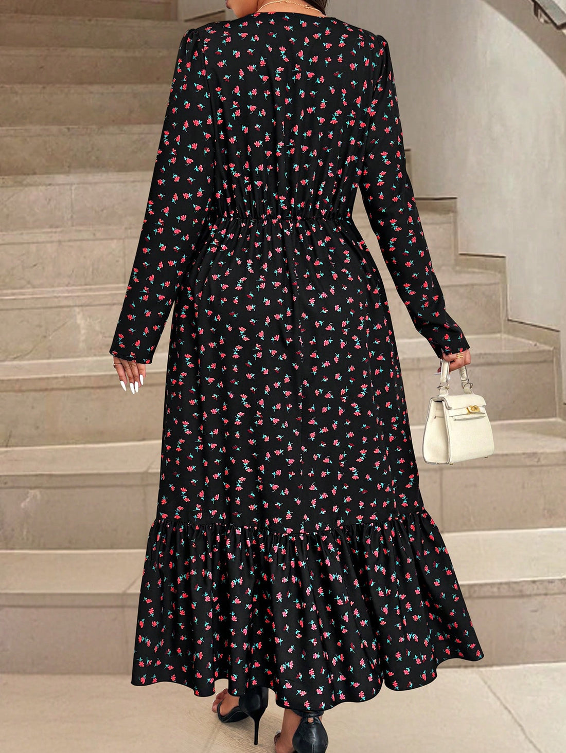 Effortlessly elegant! Be the belle of the ball in our Chic Ditsy Floral Long Dress. Perfect for any occasion, this dress combines chic style with a playful, carefree vibe. Stand out with its ditsy floral print and graceful silhouette. Now that's effortless elegance!