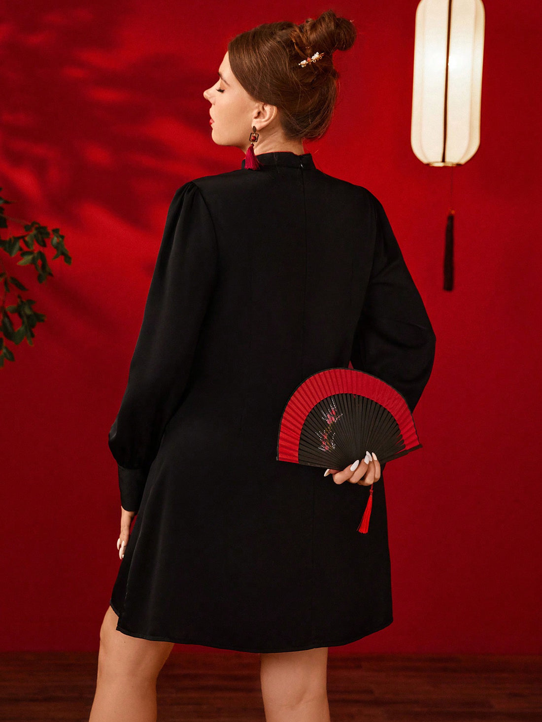 Spice up your wardrobe with our Chic Plus Size Solid Color Splice Dress. Featuring a stand collar and long sleeves, this dress exudes elegance and sophistication. Perfect for any occasion, this dress will have you feeling confident and stylish all day long!