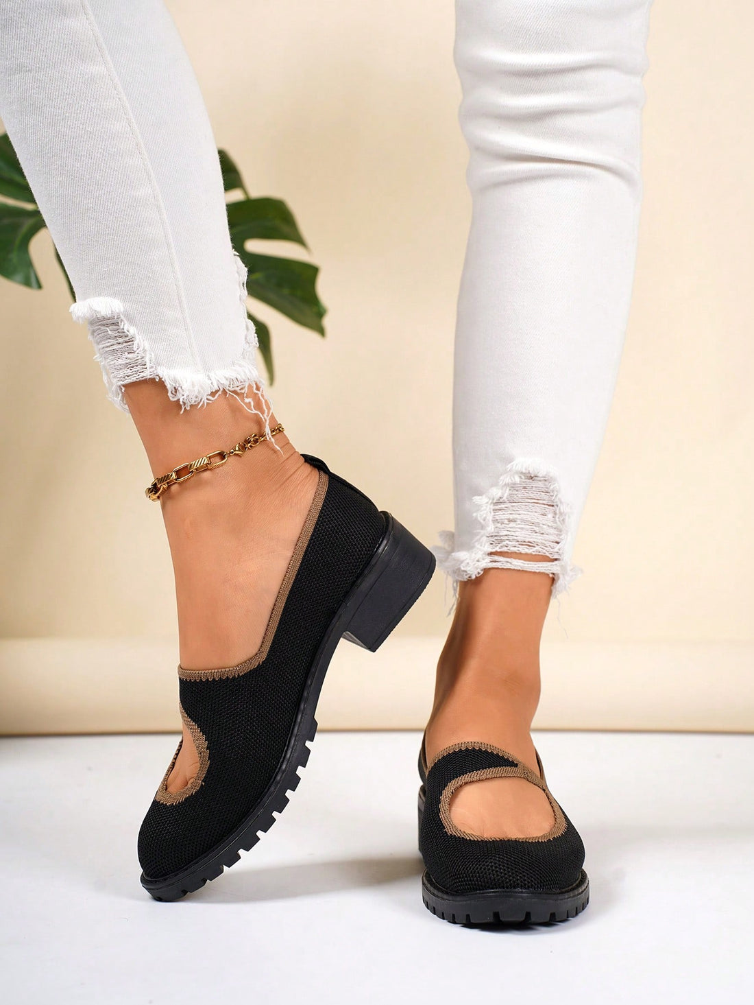 Elevate your Spring/Summer style with our Chic Plus-Size Color Block Pointy Toe Platform Flats. These stylish and comfortable shoes will effortlessly add a pop of color to any outfit. Say goodbye to uncomfortable flats and hello to effortless style!