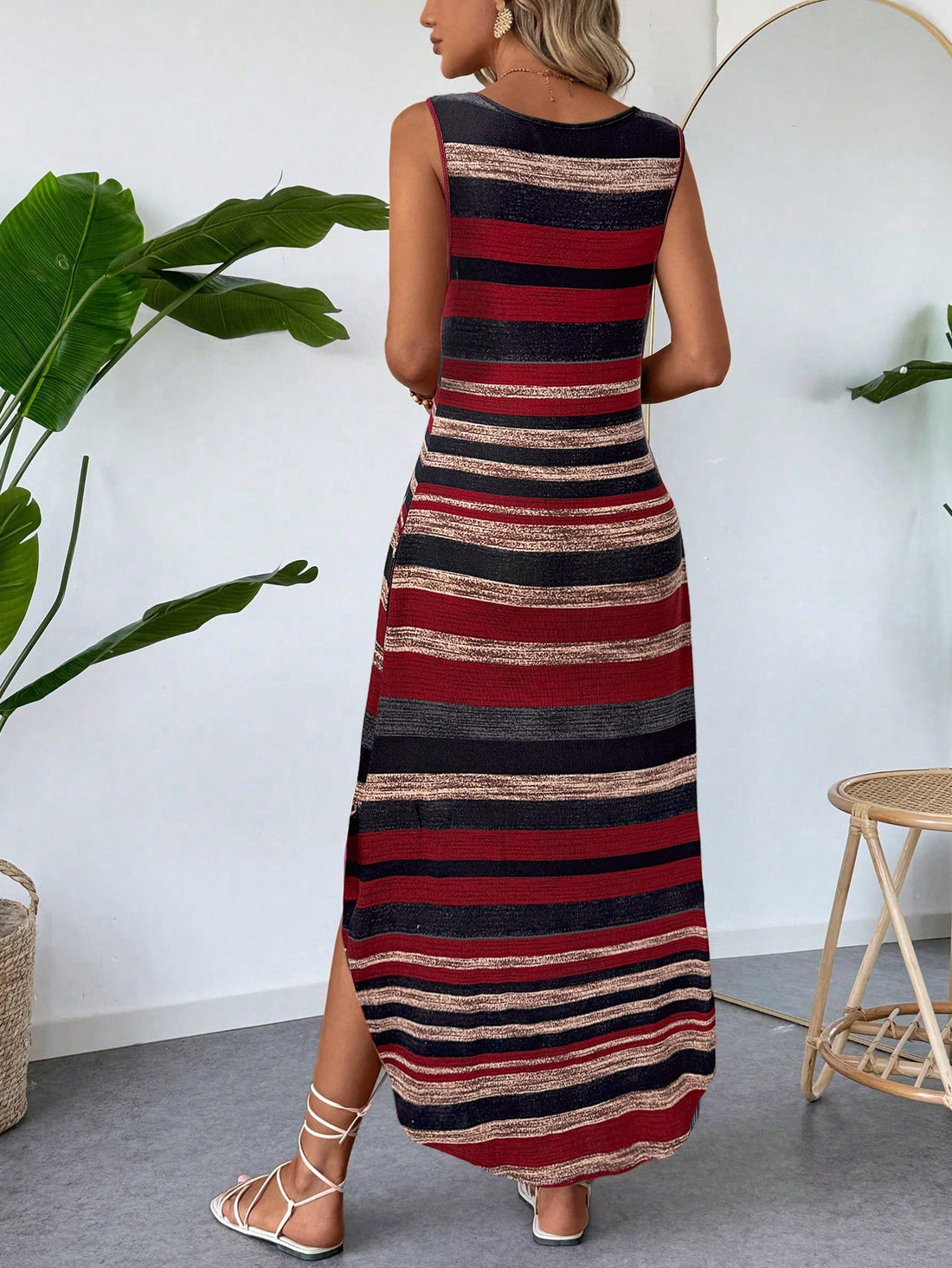 Get ready to turn heads this spring and summer with our chic vintage striped pocket dress! This dress is perfect for all your spring and summer escapes, featuring trendy stripes and convenient pockets for a fun and stylish look. Whether you're hitting the beach or exploring a new city, this dress will be your go-to for effortless fashion and functionality. Order yours now!