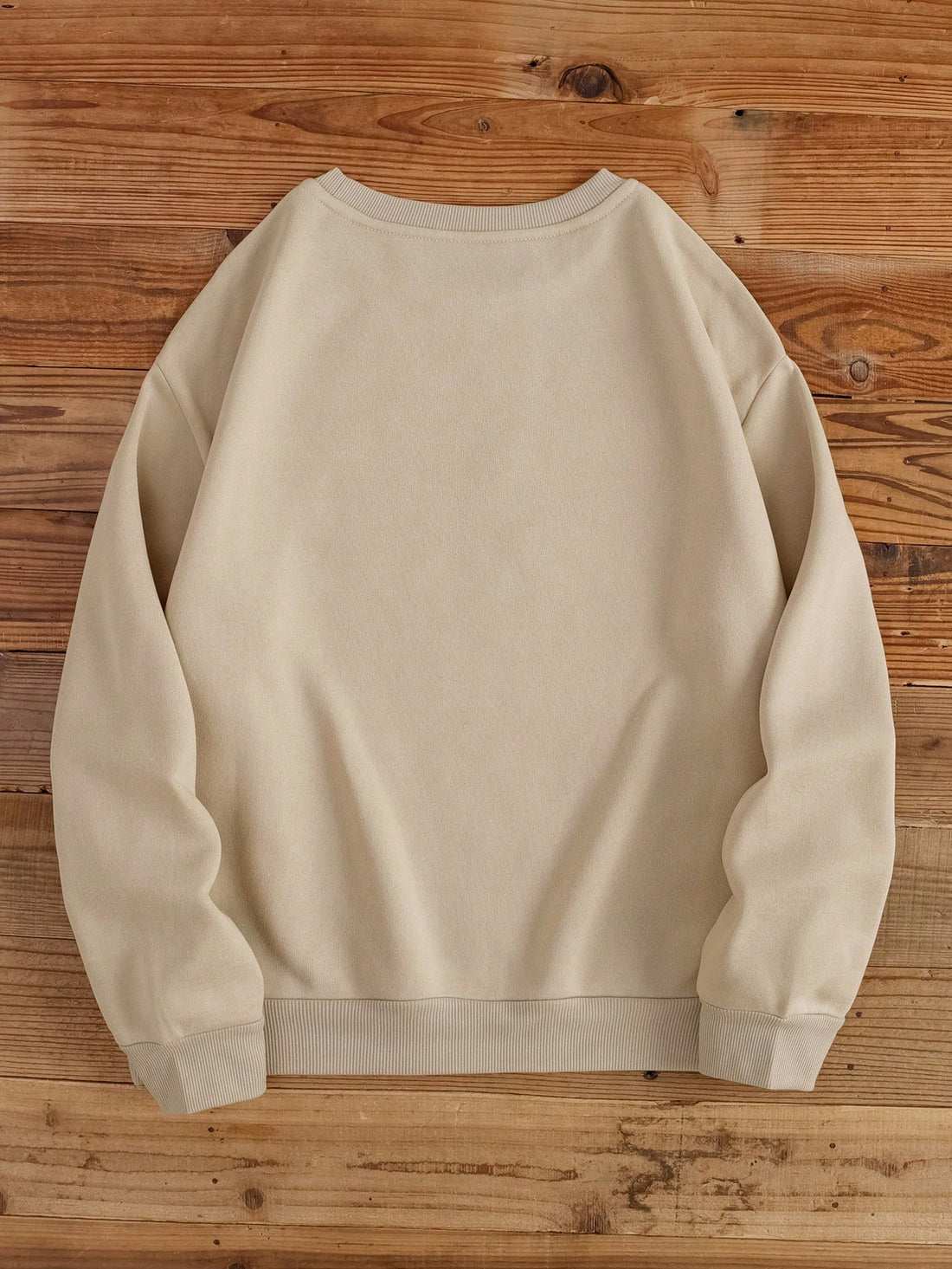 Unleash your wild side with our Trendy Animal Print Crew Neck Sweatshirt! Perfect for adding a touch of excitement to your everyday casual style. Stay effortlessly cool and comfortable with this must-have piece.