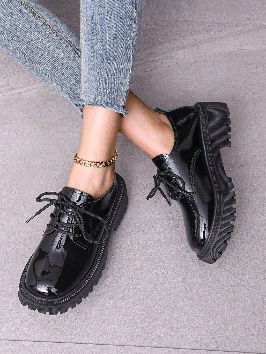 Step up your fashion game with our Elevate Your Style: 2024 English Leather Platform Oxfords for Women! These stylish oxfords feature high-quality English leather and a platform sole that not only adds some height but also provides extra comfort. Elevate your outfit and your confidence with these trendy oxfords!