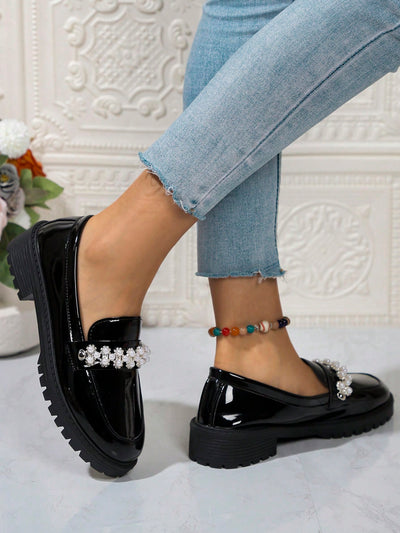 Chic Pearl-Embellished Chunky Platform Loafers – Trendy British Style for Fall/Winter 2024