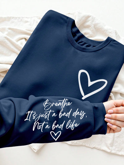 Chic Plus Size Heart Graphic Sweatshirt with English Letter Print