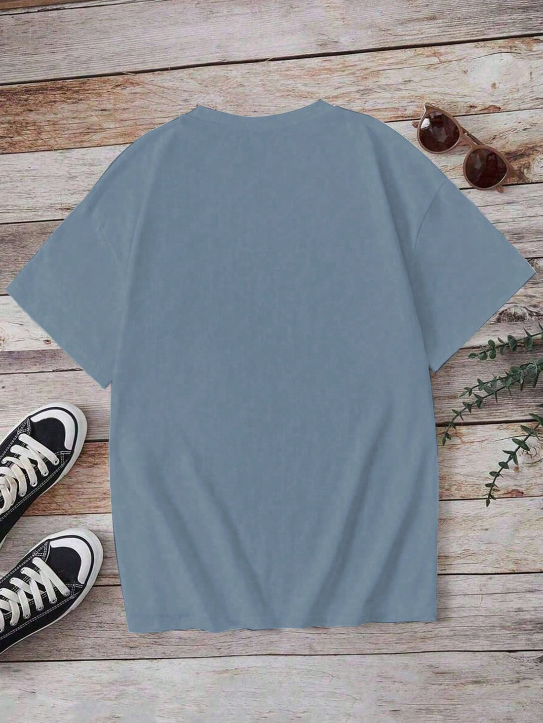 Add a pop of retro style to your wardrobe with our Vintage Floral Print T-Shirt. This playful tee features a charming bowknot accent and a fun floral print, perfect for channeling your inner "retro mommy".