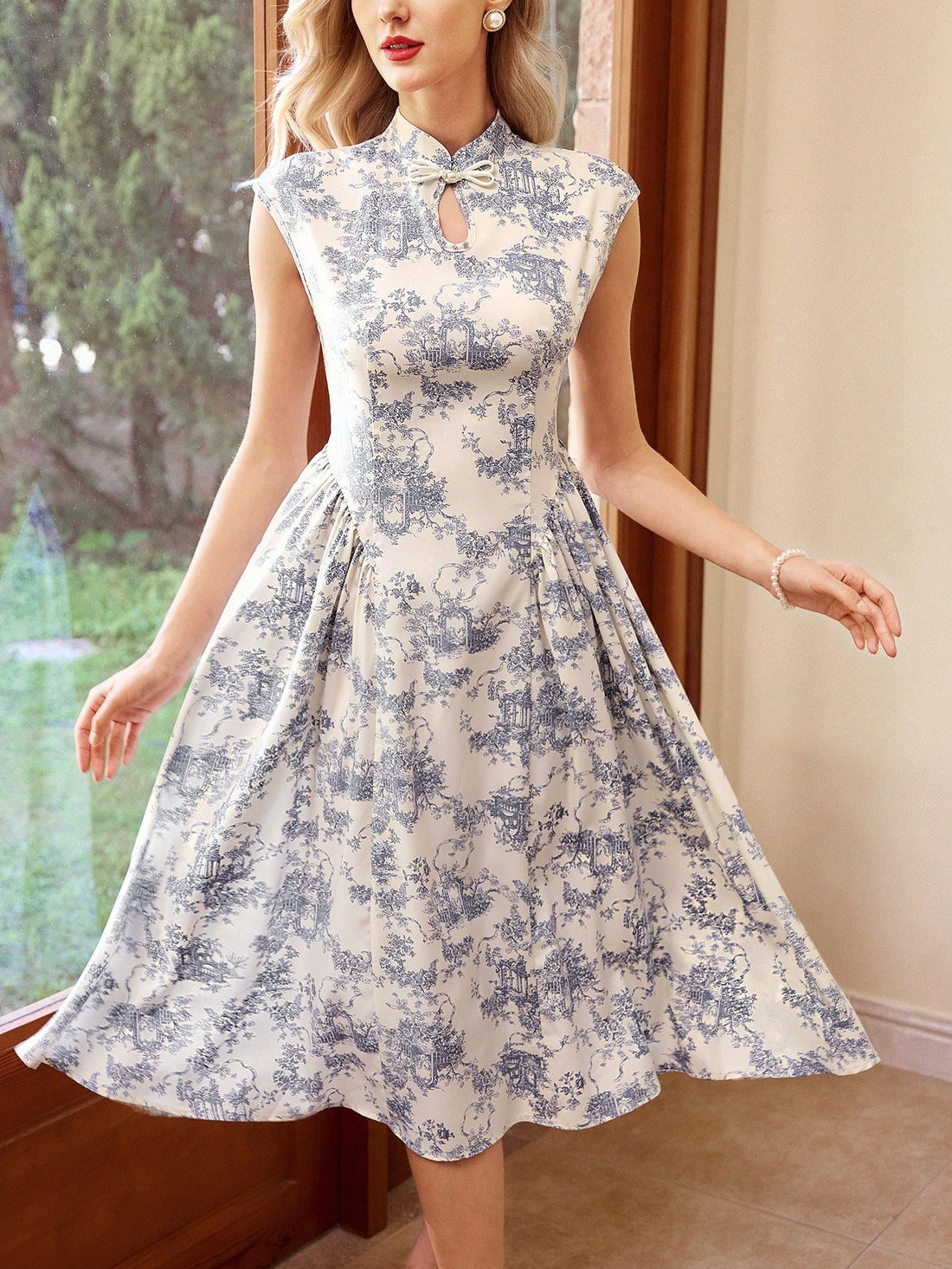 Add some elegance and vintage charm to your summer wardrobe with our Retro Chinese Style A-Line Dress for Women! Featuring a stunning floral pattern and flattering A-line silhouette, this dress will make you stand out in any setting. Perfect for any summer occasion, this dress is both stylish and comfortable.