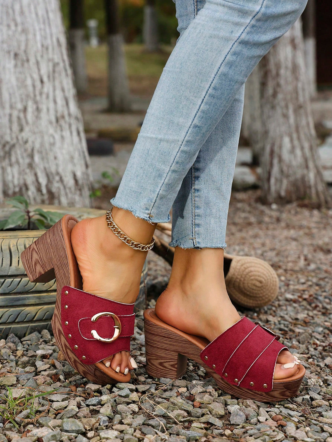 Get ready to make a statement this summer with our Chic Summer Vibes platform sandals! Featuring a solid color design and metal buckle details, these sandals will elevate your style while providing comfort and a boost in height. Perfect for adding a touch of chic to any outfit!