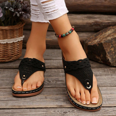 Summer Comfort: Women’s Lightweight Thick Sole Peep-Toe Thong Sandals