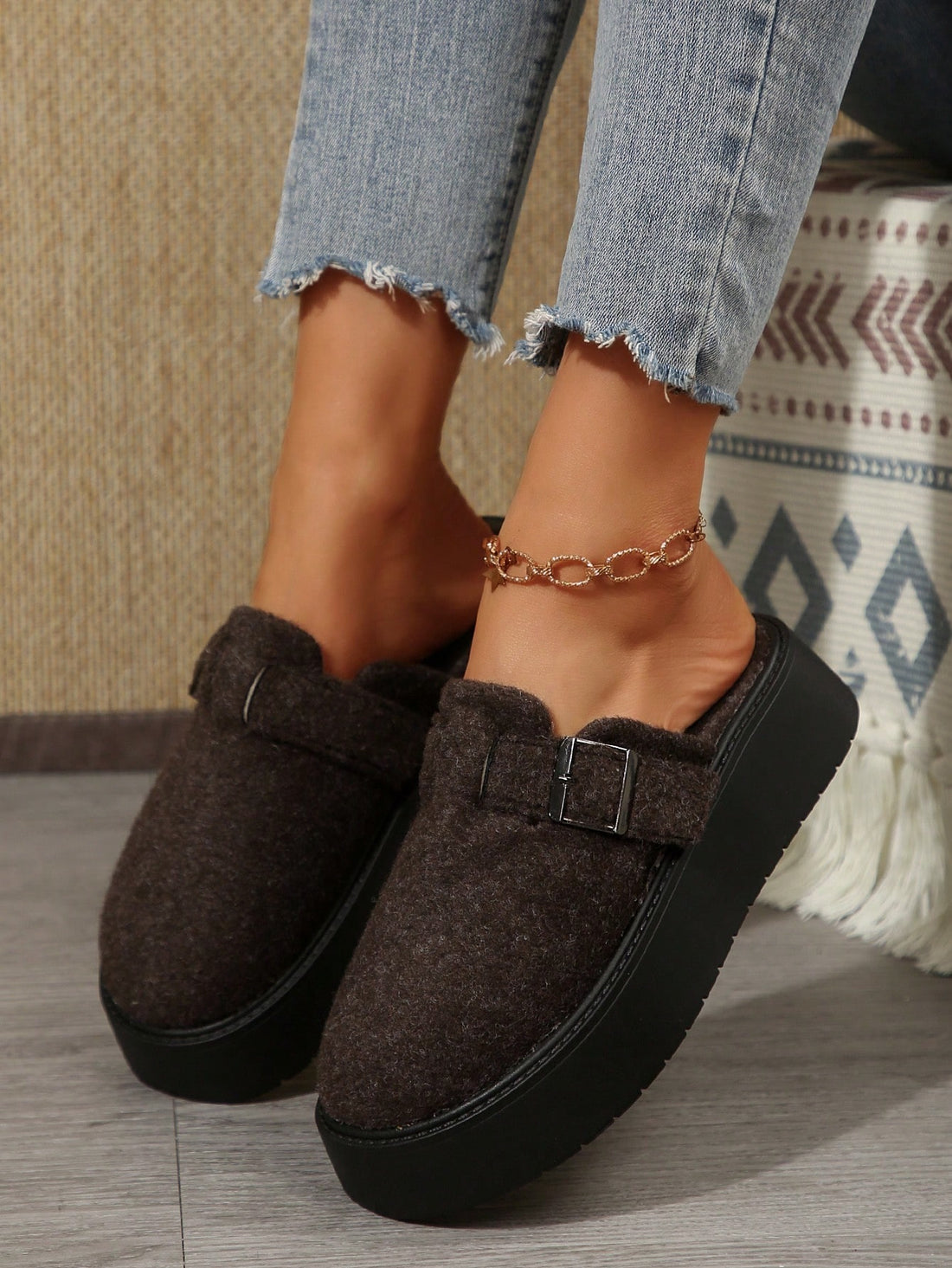 Take your comfort to a whole new level with Cozy Elevation: Women’s Thick Sole Velvet Closed Toe Slippers! Featuring a plush velvet material and non-slip soles, these slippers will keep your feet warm and secure on any surface. Say goodbye to cold toes and hello to cozy style.