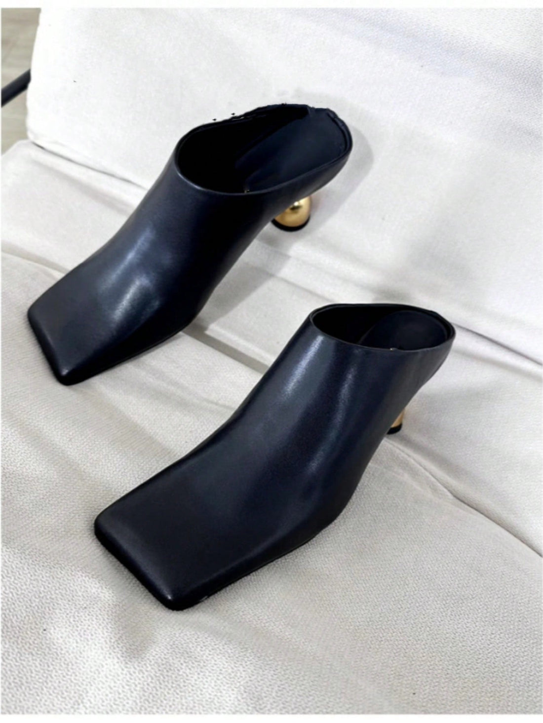 Step out in style with these Chic Wine Glass Heel Mules! Featuring a vintage-inspired square toe and a sleek backless design, these slip-on high heels add a playful twist to any outfit. Perfect for stylish women who love a blend of classic charm and modern flair, they promise comfort and confidence with every step. Elevate your look effortlessly and turn heads wherever you go!