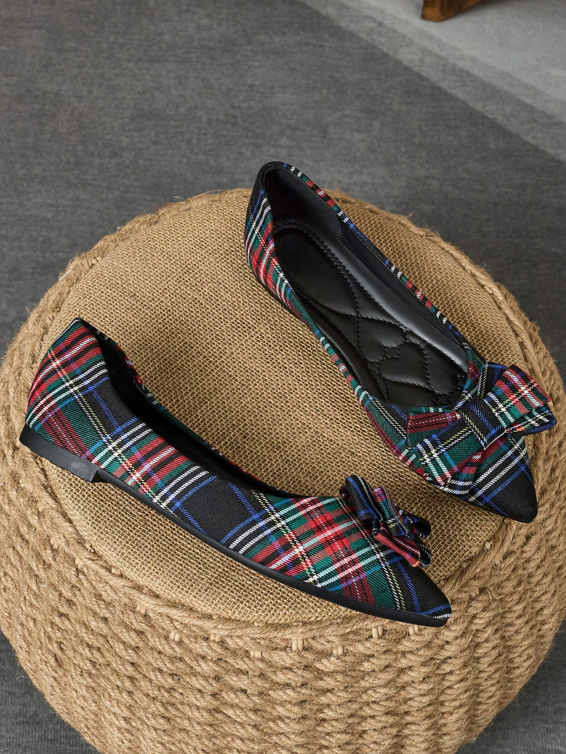 Step into spring with these chic and stylish bow-knot plaid loafers! Featuring a pointed toe and versatile design, these flats are perfect for any outfit. Whether you're looking to add a touch of style or simply want a comfortable and fashionable shoe, these loafers have got you covered.