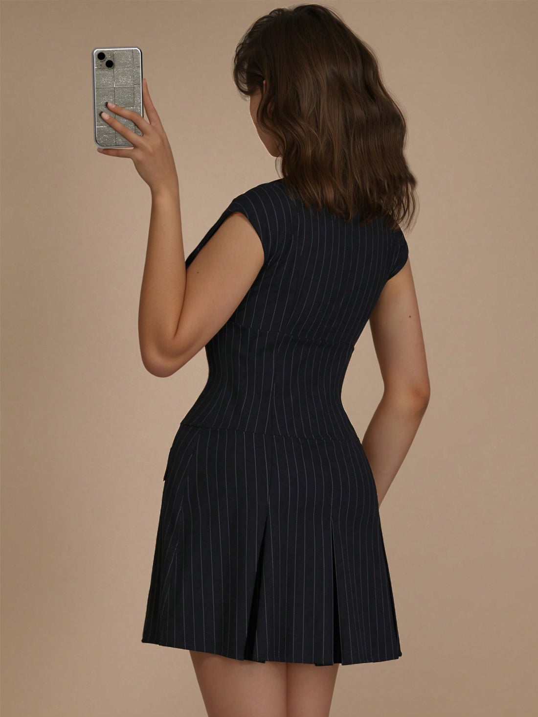 Slip into this playful V-neck striped dress and watch your day transform! The minimalist design keeps things fuss-free while the chic stripes add just enough personality to turn heads. Perfect for coffee dates, errands, or whenever you want to look put-together without trying too hard. Your new go-to for those "nothing to wear" mornings!